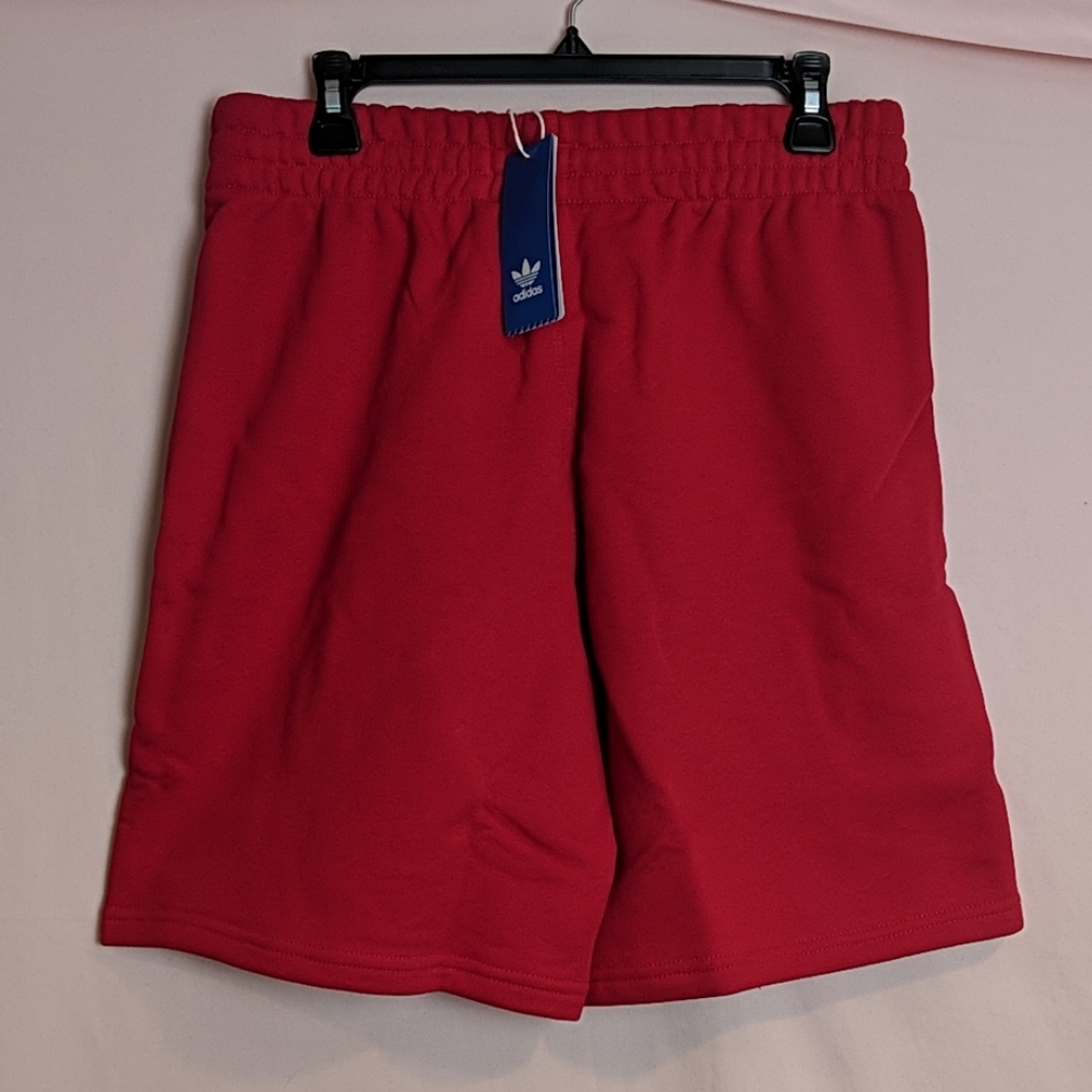Adidas Loungewear Essential Shorts Scarlet - Picture 3 of 5